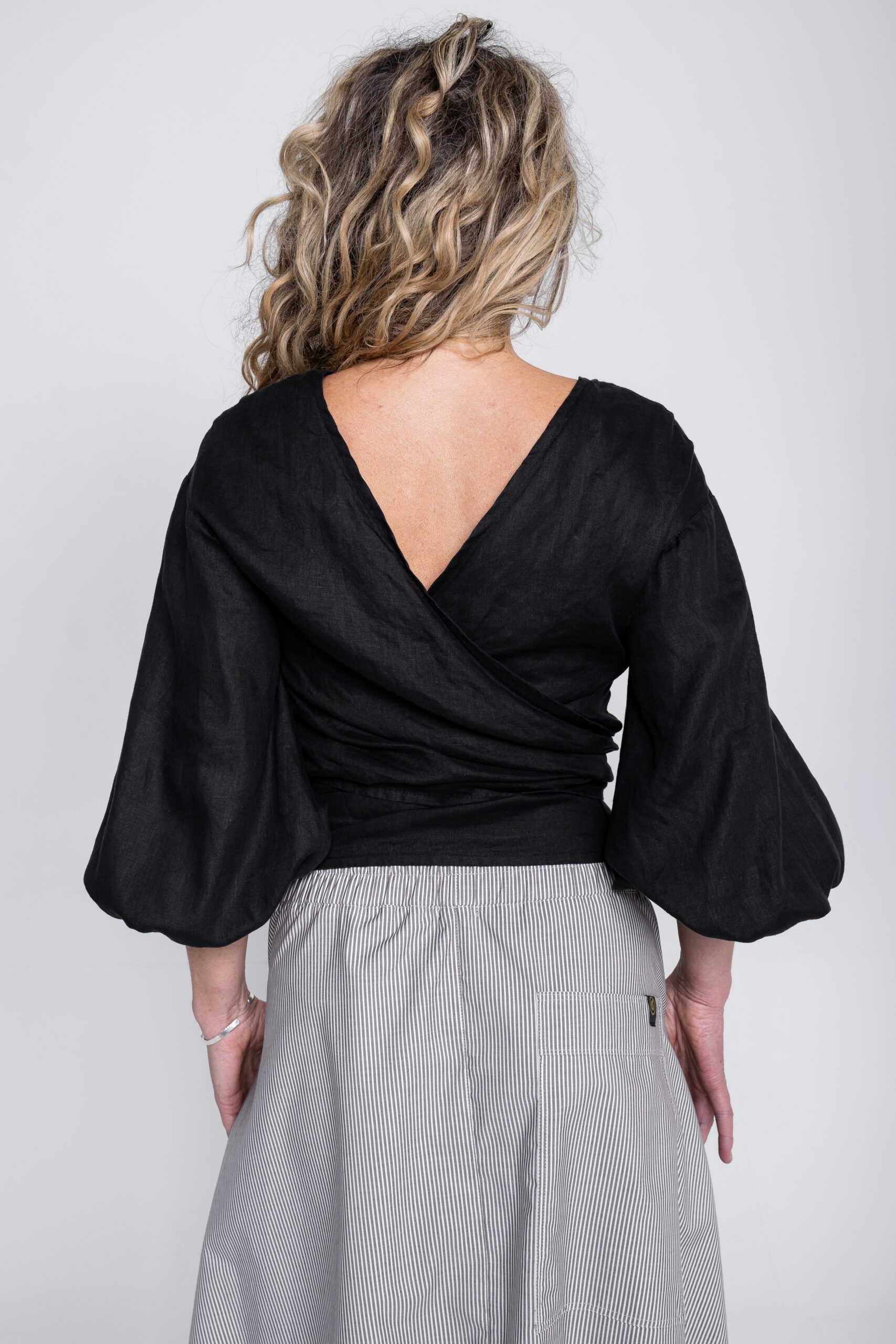 IMGL6649 Lněný zavinovací top SELMA - Obrázek 1
